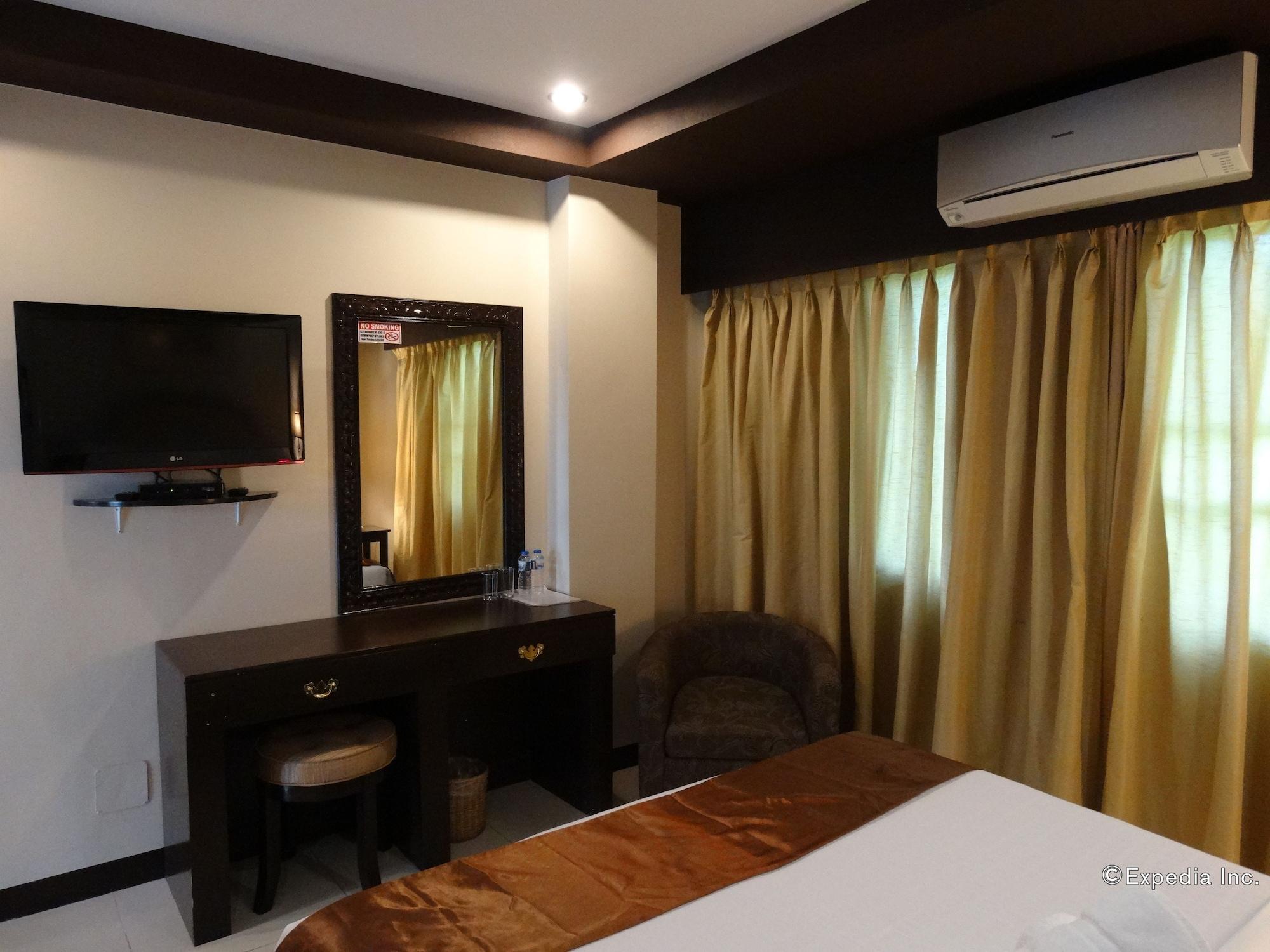 Peridot Suites Davao Stadt Exterior foto