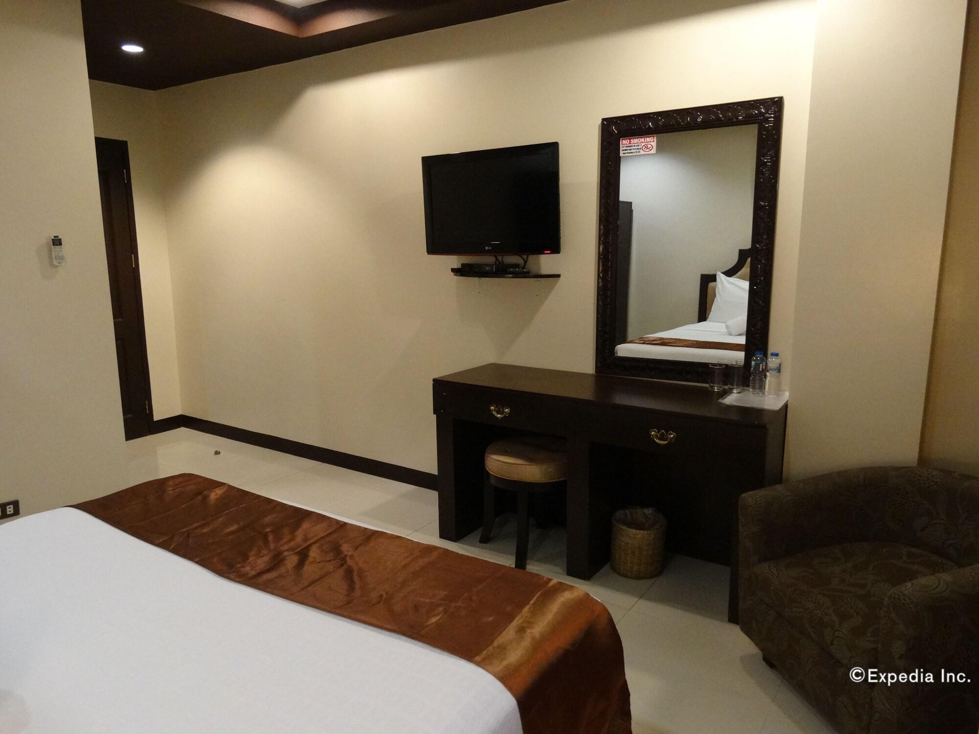Peridot Suites Davao Stadt Exterior foto