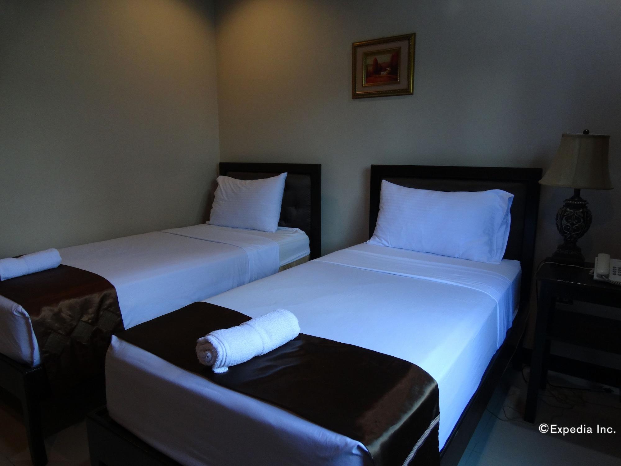 Peridot Suites Davao Stadt Exterior foto