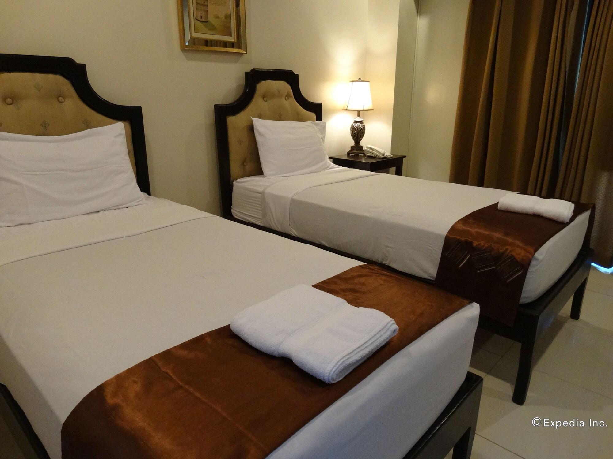 Peridot Suites Davao Stadt Exterior foto