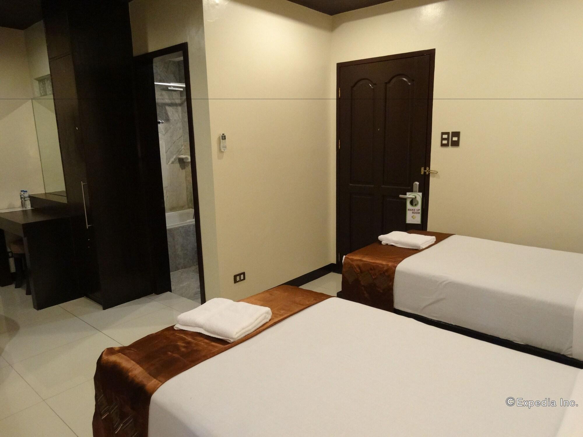 Peridot Suites Davao Stadt Exterior foto
