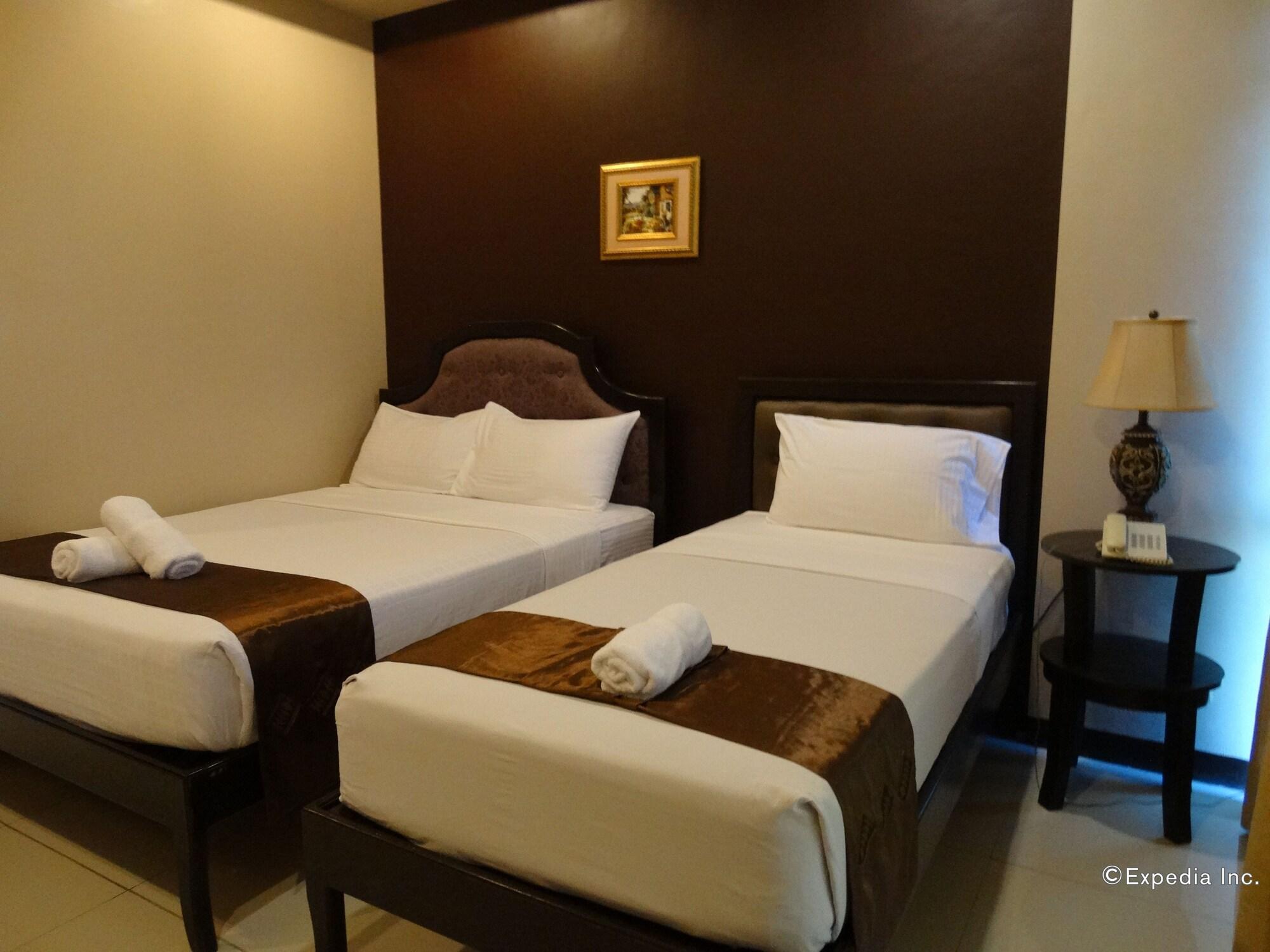 Peridot Suites Davao Stadt Exterior foto